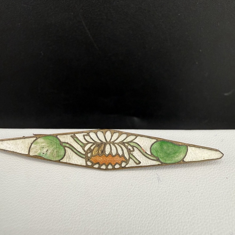 Vintage Guilloche Brooch Gold Tone Enamel Flower Daisy‎
